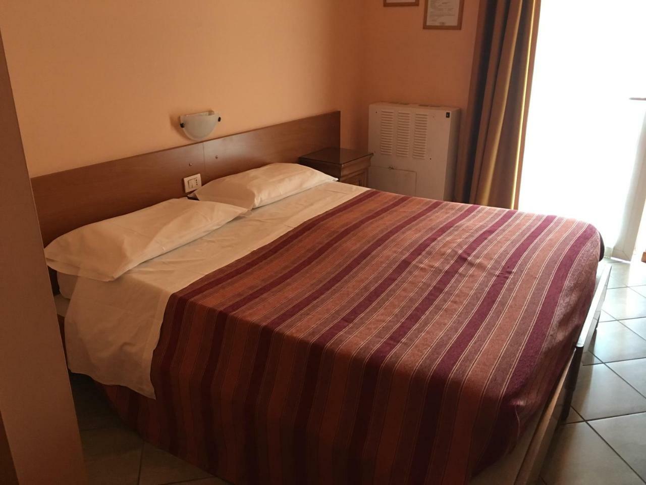 Hotel Il Pino Garlasco Zewnętrze zdjęcie