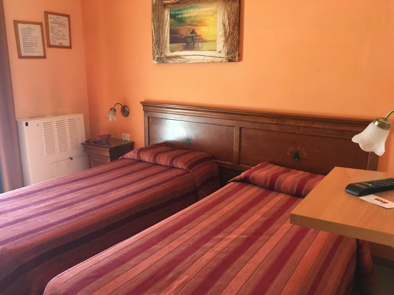 Hotel Il Pino Garlasco Zewnętrze zdjęcie